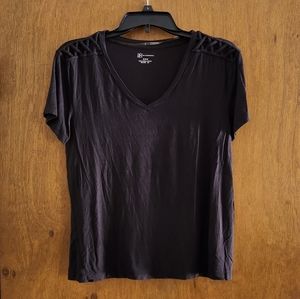 No Boundaries t-shirt, size medium, color black